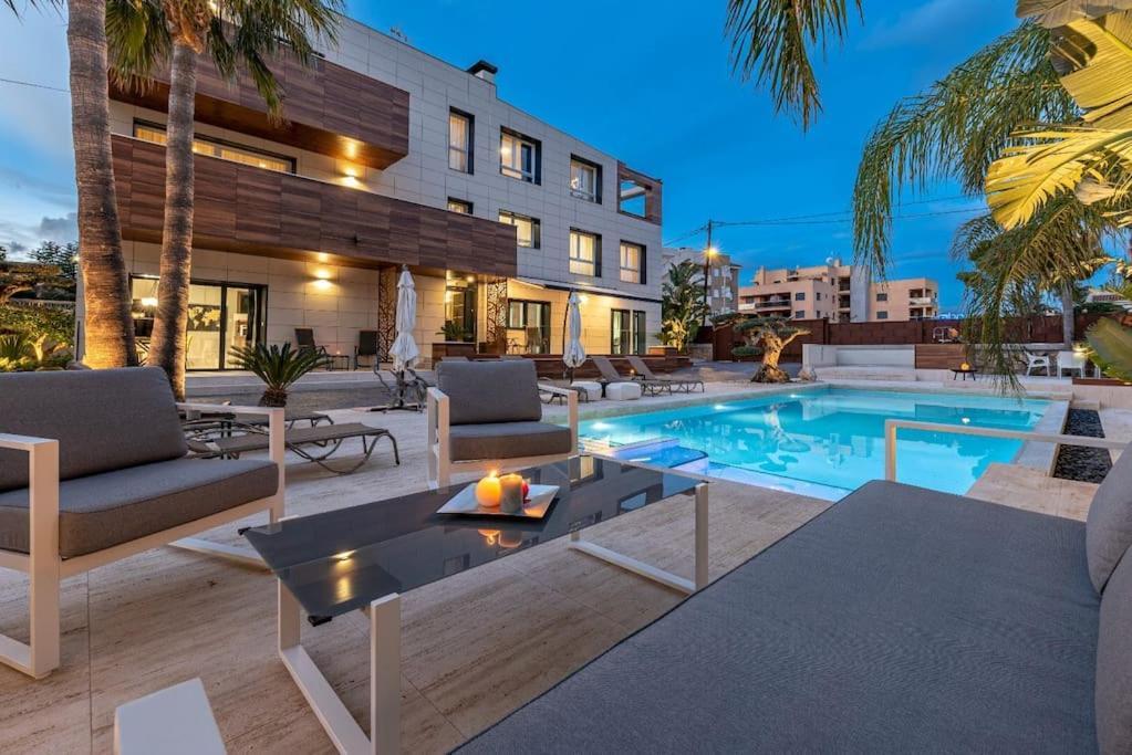 Apartament 5 Stelle Piscina, Jacuzzi, Wifi - 2 Min Dal Mare Miami Playa Zewnętrze zdjęcie